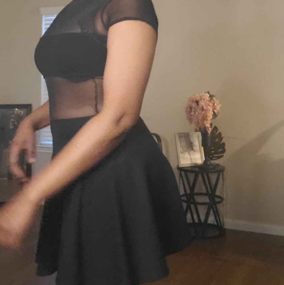 BLACK DRESS - Picture 2 of 4